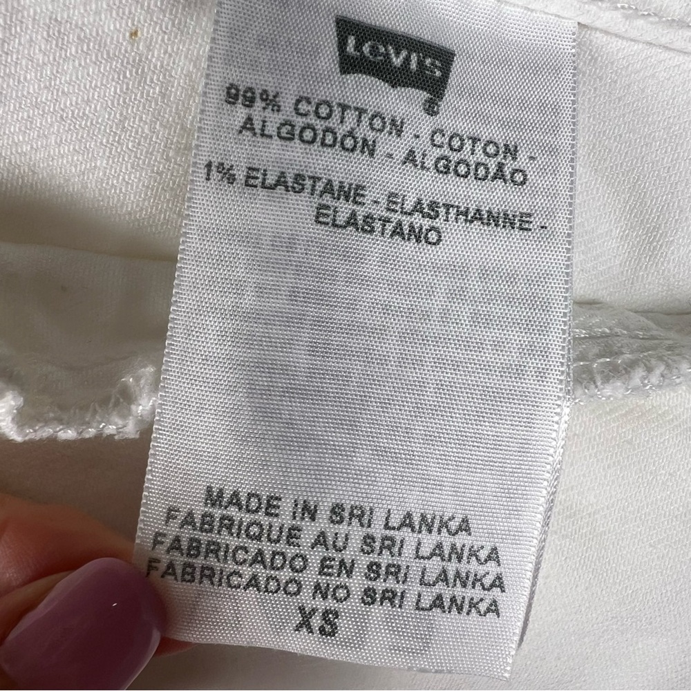 Levi’s San Francisco fitted white denim jacket. - Picture 9 of 11